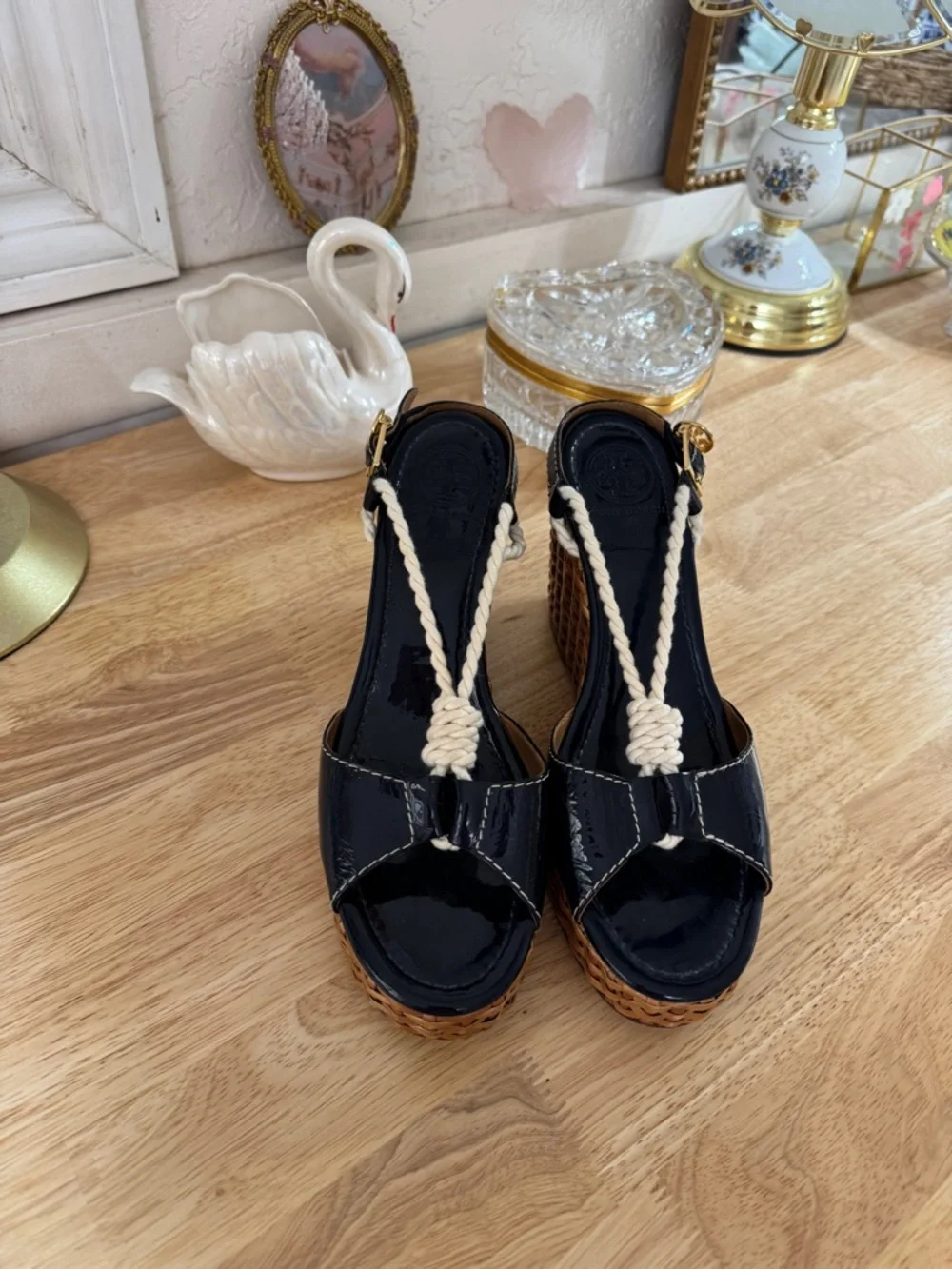 Tory Burch Navy Patent Leather Wicker Wedge Sandals with Rope T-Strap Size 9.5